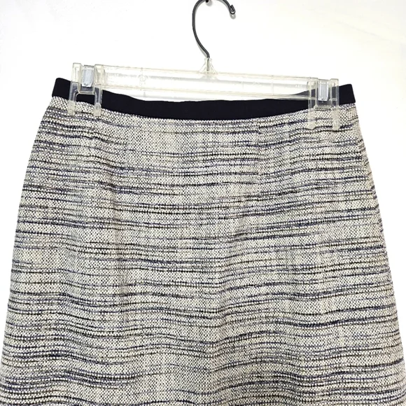 Ann Taylor Mini  Skirt Women's Size 2P - Picture 6 of 12